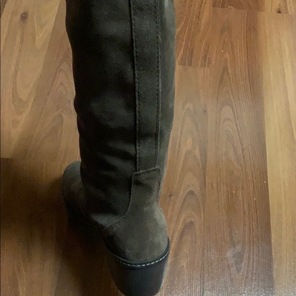 Crocs brown suede mid-calf boots - Picture 8 of 16